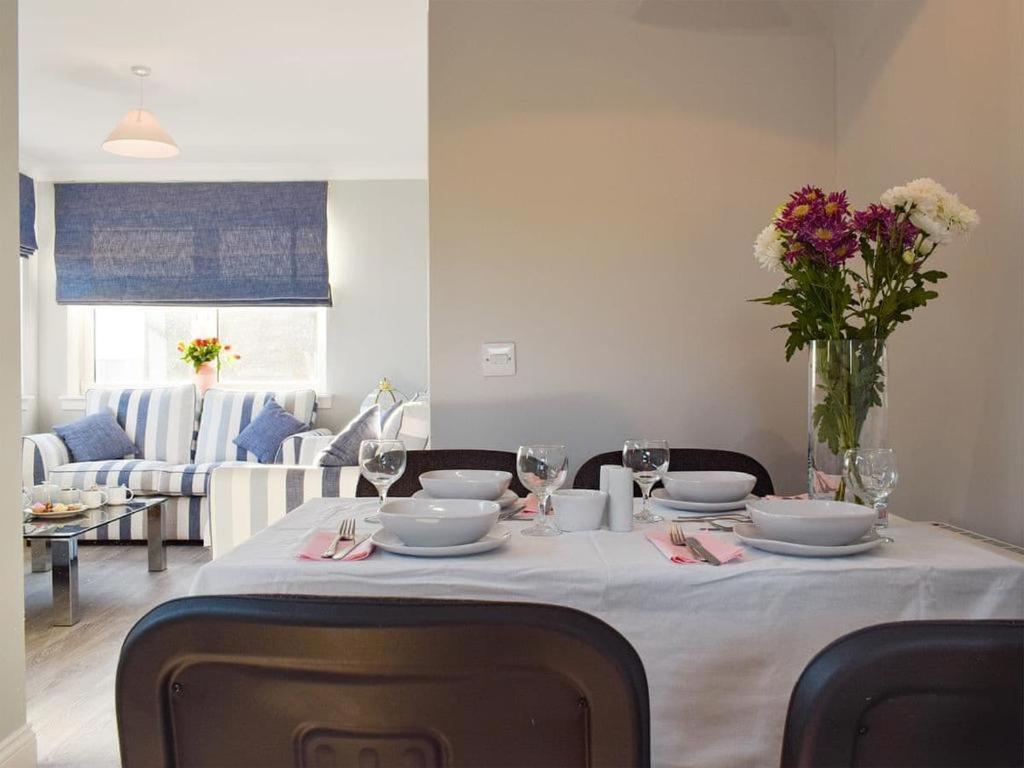 Courtyard Holiday Apartments Inverkeithing Buitenkant foto