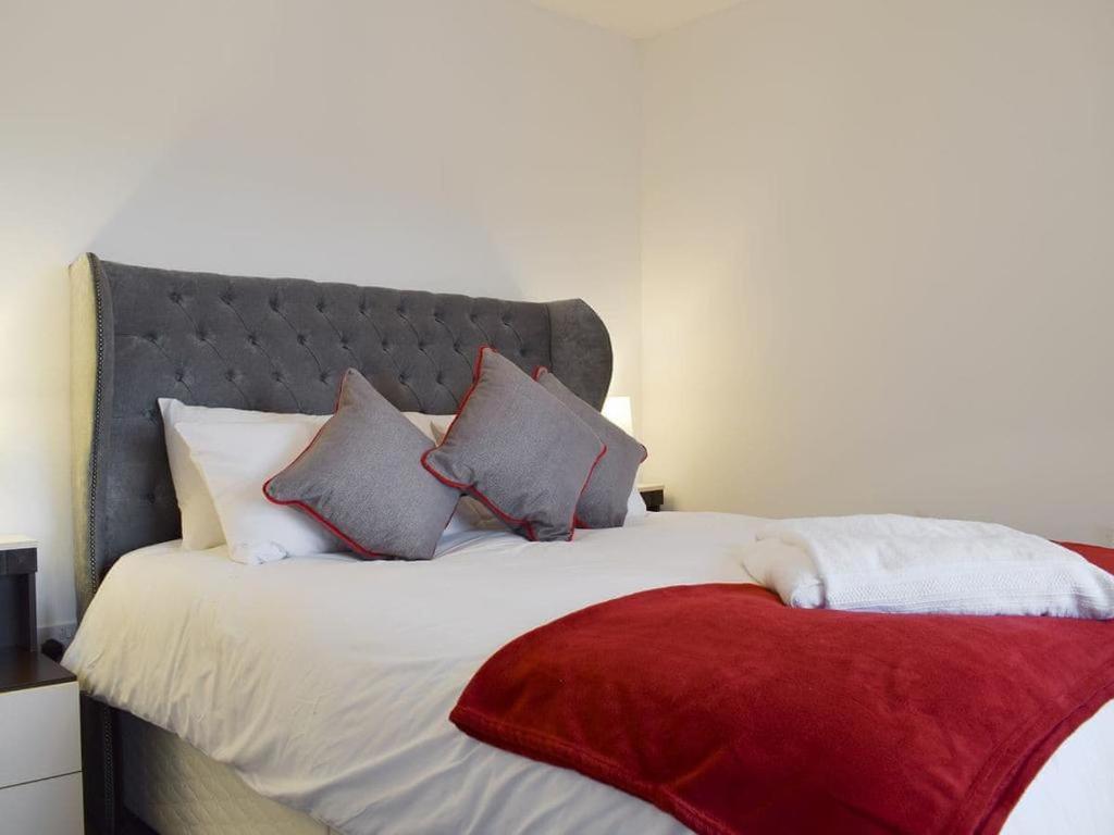 Courtyard Holiday Apartments Inverkeithing Buitenkant foto