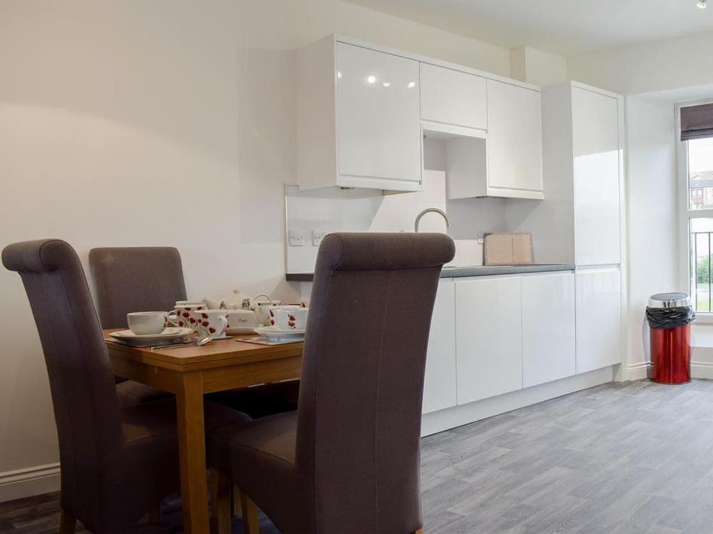Courtyard Holiday Apartments Inverkeithing Buitenkant foto